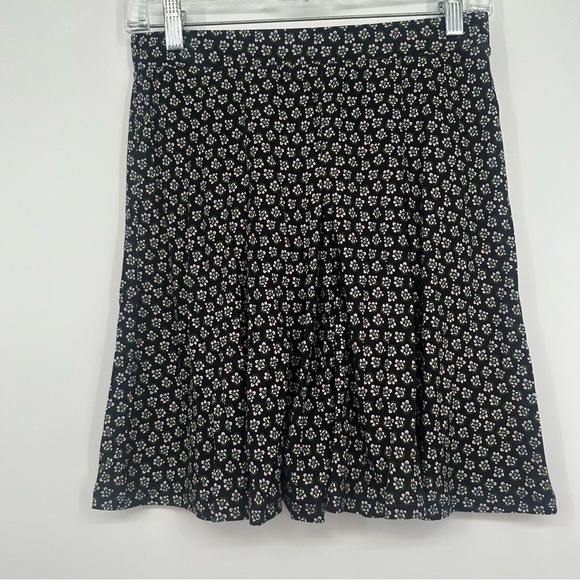 NEW Boden Jersey Mini Skirt Black Diamond Stud Floral Print Size 4 - Picture 6 of 7